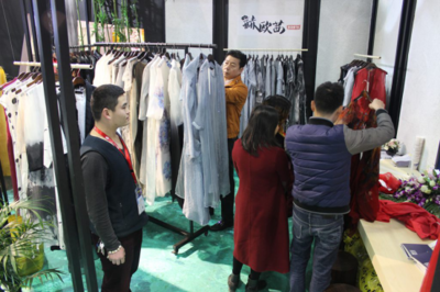 2017国际服装博览会开展 银基广场举办专场推介会[组图]-千龙网·中国首都网